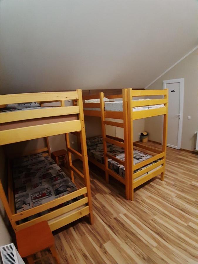 Hostel U Pottera Черновцы Экстерьер фото